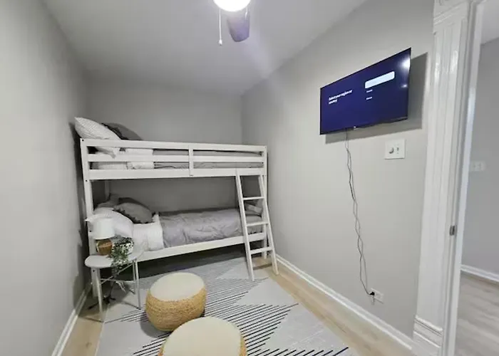Trendy Loft In Southport * Chicago