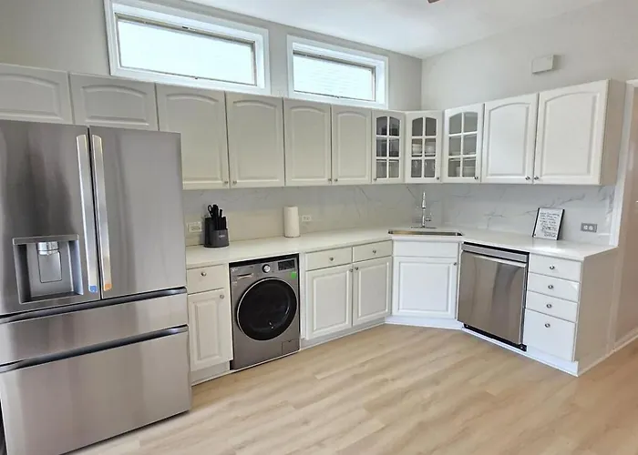 Apartment Trendy Loft In Southport Chicago
