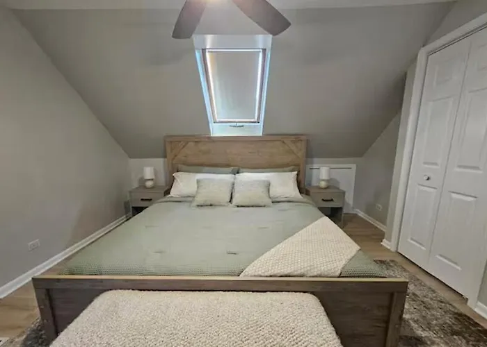 Trendy Loft In Southport *