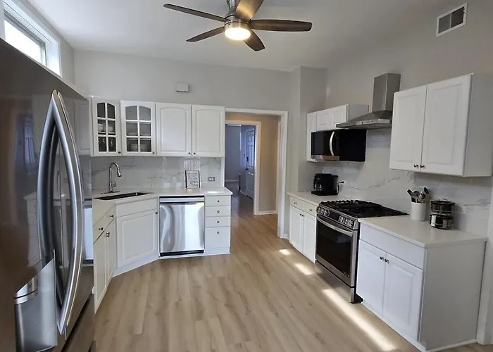 Trendy Loft In Southport * Chicago